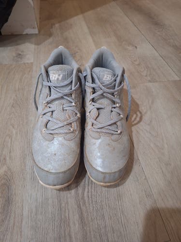 Silver Men's Size M 8.0 (W 9.0) Adult Under Armour High Top Molded Cleats (Used)