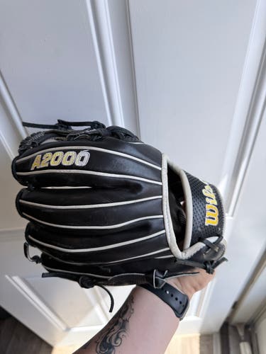 Wilson A2000 RH Infield Baseball Glove 11.5" (Used)