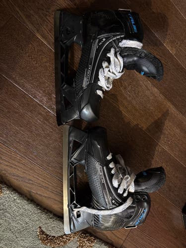 2025 True TF Custom 2 Piece Pro Hockey Goalie Skates Regular Width Pro Stock 9 (Used)