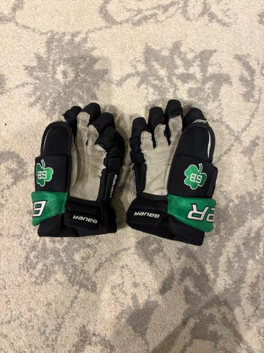 Bauer Vapor Black and Green Gloves 12" (Used)