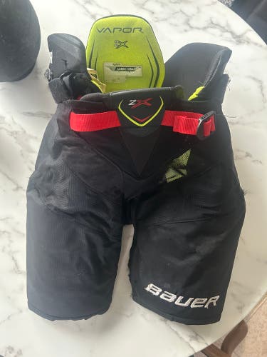 Men's Junior Large Bauer Vapor 2X Hockey Pants (Used)