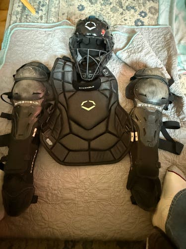 EvoShield G2S Adult Baseball Catcher's Gear Set Used)