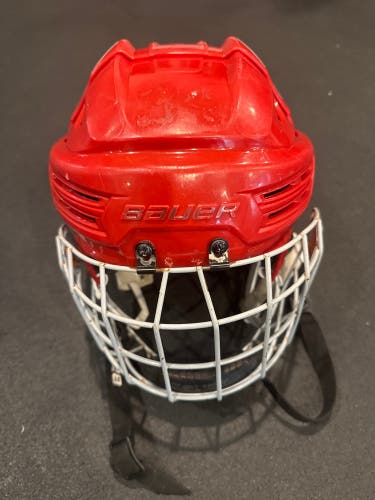 Small Bauer Re-Akt 200 Helmet (Used)