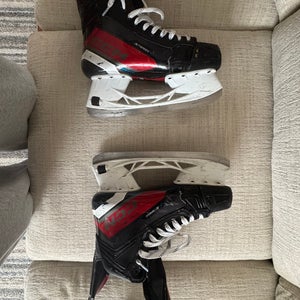 2023 CCM JetSpeed FT6 Hockey Skates Regular Width 10.5 (Used)