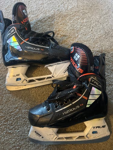 2023 True HZRDUS 7x Hockey Skates Regular Width Size 1.5 (Used)