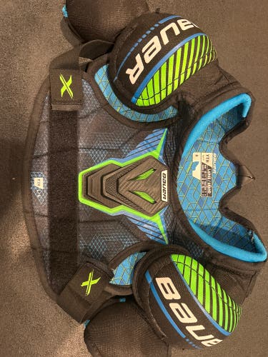 Large Youth Bauer GX Shoulder Pads (Used)