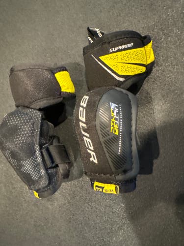 Youth Medium Bauer Supreme Elbow Pads (Used)
