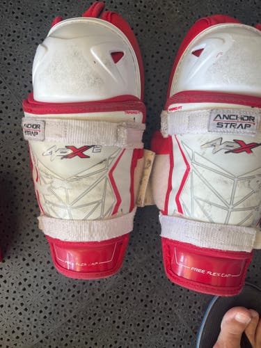 Youth Bauer Vapor APX2 10" Shin Pads