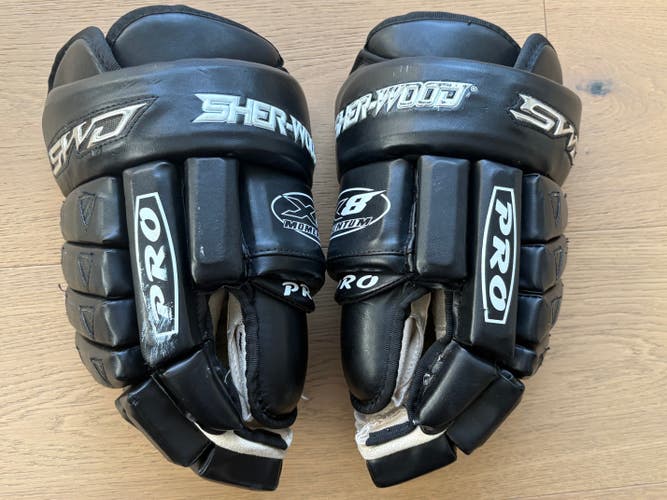 Sher-Wood X8 Momentum Pro leather gloves 14.5"