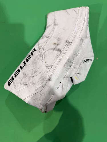 Bauer M5 Pro Goalie Blocker Regular | Intermediate