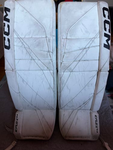 34"+ 1.5 and CCM EFlex 6.9 Goalie Leg Pads (Used)+.