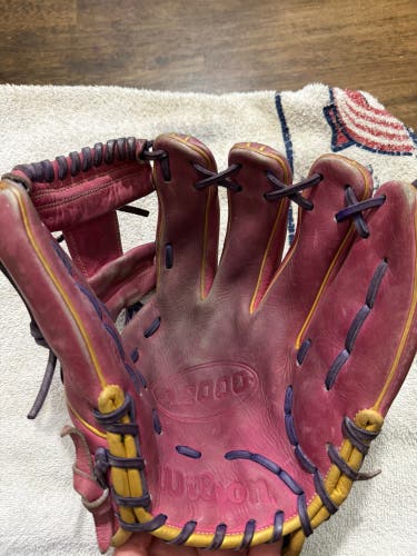 Wilson A2000 RH Infield Baseball Glove 11.75" (Used)
