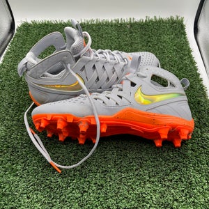 Men's Size M 10.5 (W 11.5) Nike Molded Cleats (Used)
