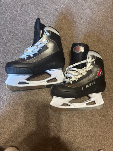 Black Bauer Hockey Skates Size 3 (New)