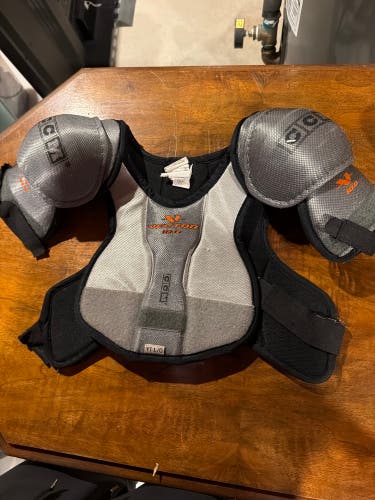 Large Youth CCM Vector Shoulder Pads (Used)