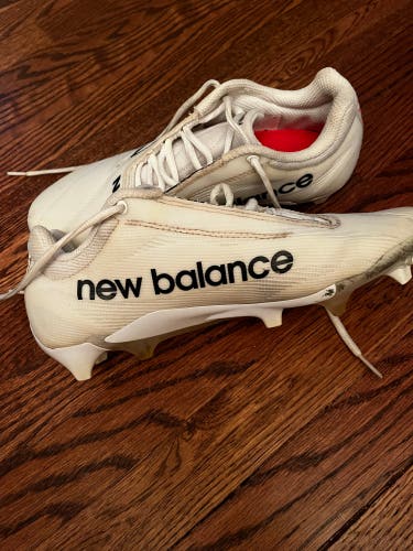 White Unisex Size M 9.0 (W 10.0) Adult New Balance Burn X4 Low Top Trainers (Used)