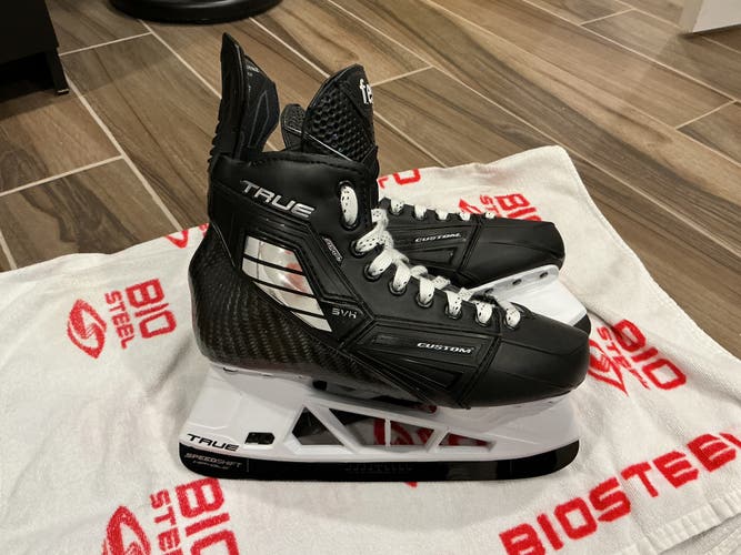 2026 True SVH Pro Hockey Skates Regular Width Pro Stock 6 (New)