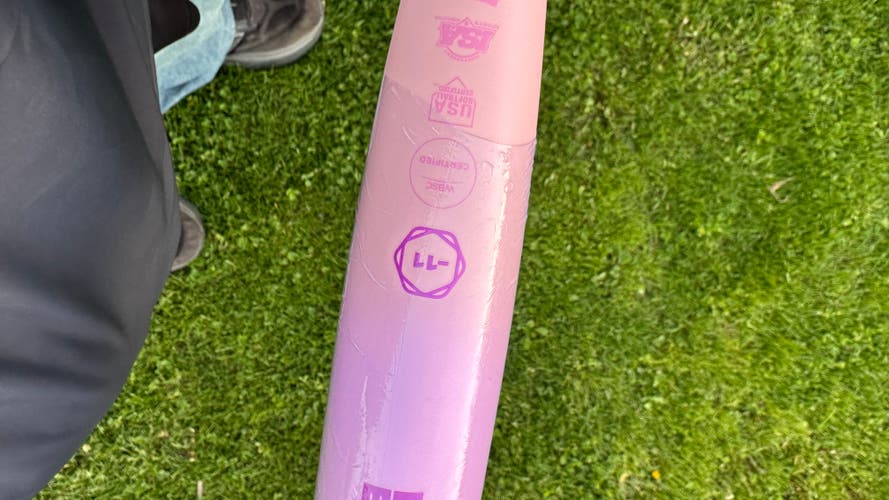 Easton Ghost Unlimited Composite Bat (-11) 22 oz 33" (New)