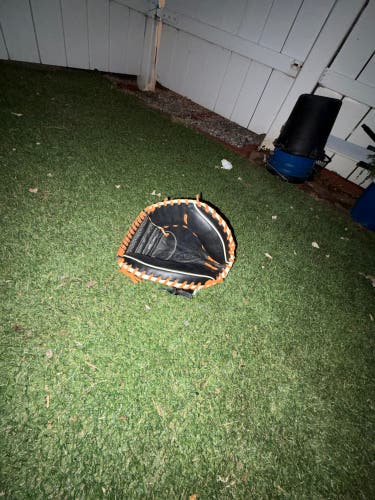 Wilson A500 RH Catcher's Baseball Glove 32" (Used)