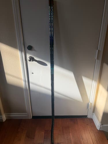 2 Bauer Vapor Flylite Stick RH P92 77 Flex