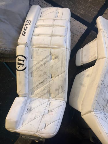 31" 2019 Warrior Ritual GT2 Goalie Leg Pads (Used)