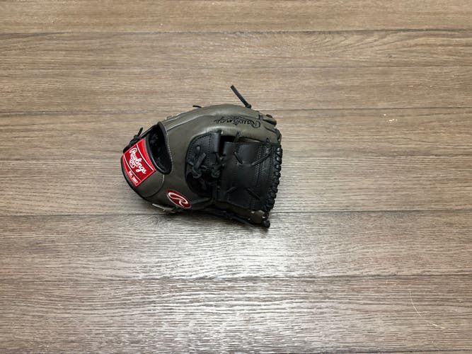 Pro Issue Rawlings Heart of the Hide 11.5" Two Piece Web