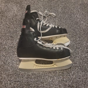 Black Lange Hockey Skates Size 6 (Used)