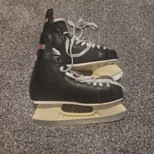 Black Lange Hockey Skates Size 6 (Used)