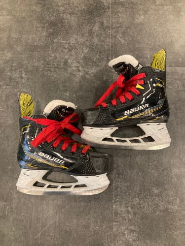Youth Bauer Supreme M5 Pro Hockey Skates | Size Y11.5