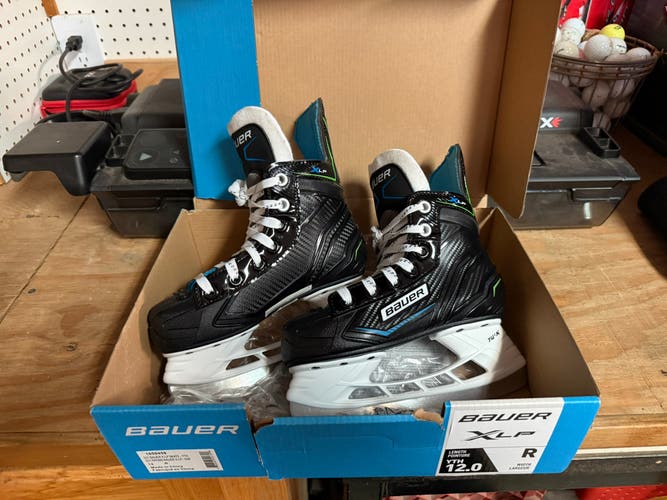 Bauer XLP Hockey Skates Youth Regular Width 12 (Used)