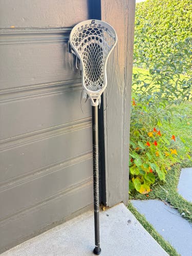 Gait Icon Head Strung on a Dragonfly Elite Shaft