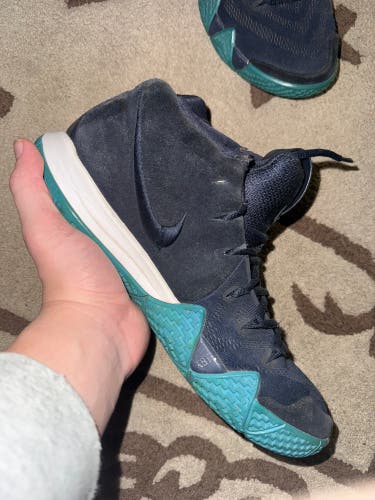 Men's Size M 10.0 (W 11.0) Nike Kyrie 5 Shoes (Used)