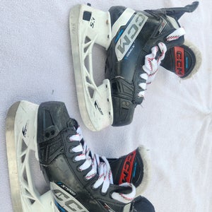 Black/White CCM JetSpeed FT680 Hockey Skates Regular Width Size 3 (Used)
