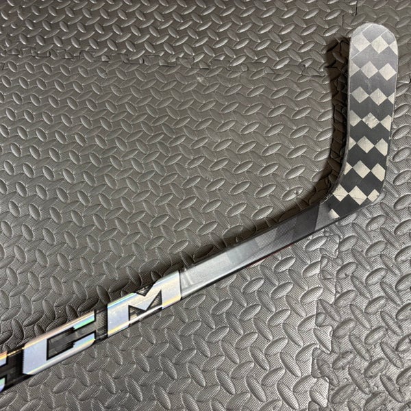 Senior CCM JetSpeed FT7 Pro Left Hand Hockey Stick P29 75 Flex (New) -RED - END OF SEASON SALE