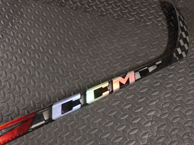 Senior CCM JetSpeed FT7 Pro Hockey Stick P29 75 Flex RH - RED (New)