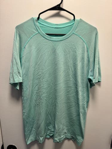 Green Medium Men's Lululemon Shirt (Used)