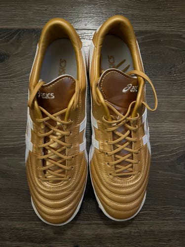 Men's Size M 10.0 (W 11.0) Asics Turf Cleats Cleats (New)