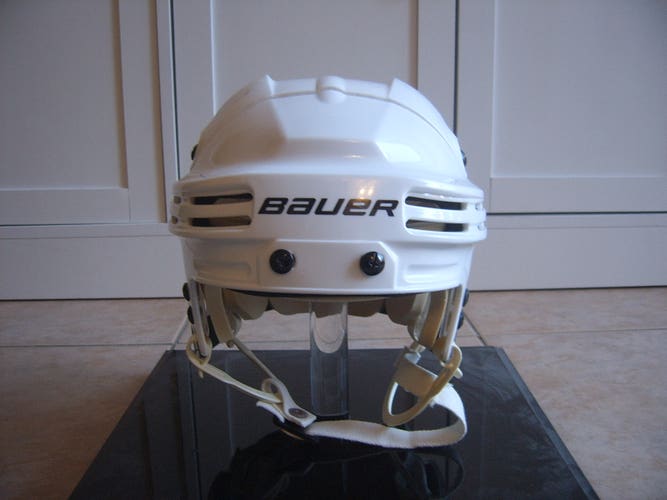 Excellent Condition Bauer BHH4500 Senior Hockey Helmet sz Small White