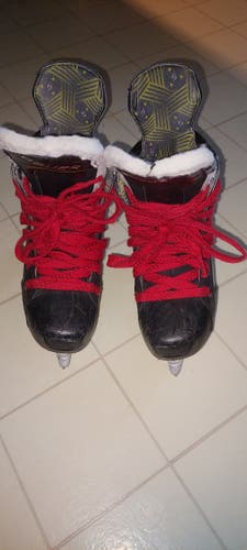 Bauer Supreme M40 Intermediate Hockey Skates Size 4.5