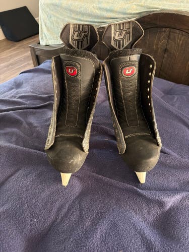 CCM U+ 08 Reloaded Hockey Skates Regular Width 10 (New)