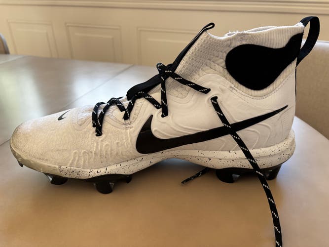 White Men's Size 13.0 (W 14.0) Adult Nike High Top Molded Cleats (Used)