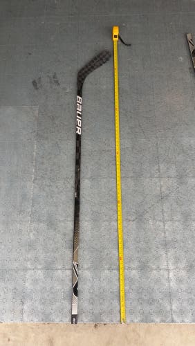 Senior Bauer Nexus Geo Right Handed Hockey Stick P28 77 Flex Pro Stock (Used)