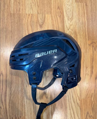 Medium Bauer Re-Akt 85 Helmet (Used)