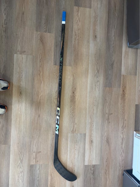 Senior CCM JetSpeed FT7 Pro Right Handed Hockey Stick P28 90 Flex Pro Stock (Used)