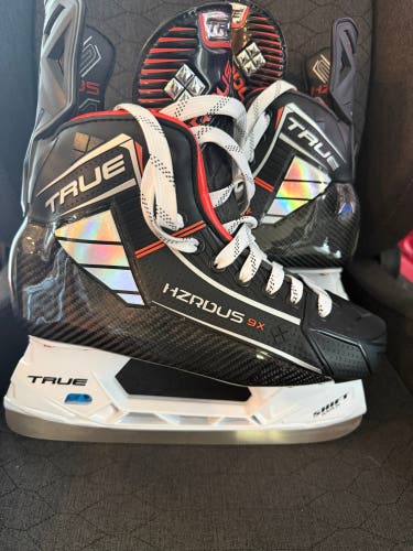 True HZRDUS 9x Hockey Skates Senior - Wide Width 7 (Used)