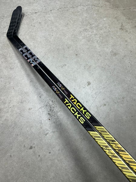 2 PACK 95 Flex P29 New Senior CCM Right Hand Pro Stock Tacks AS-VI Pro Hockey Stick