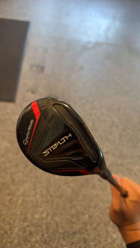 Men's TaylorMade Stealth Rescue Right Handed Hybrid 5H (Used)