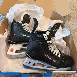 New Bauer Supreme Shadow Hockey Skates 8 Fit 2