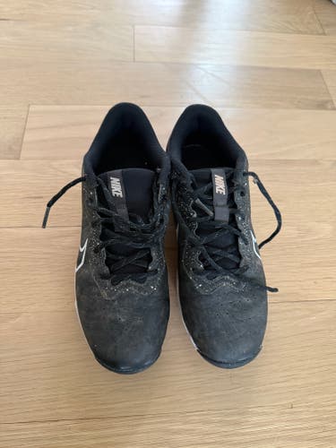 Black Men's Size M 7.5 (W 8.5) Youth Nike Low Top (Used)