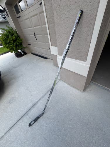 Senior Bauer Vapor Hyperlite 2 Right Handed Hockey Stick P90TM 87 Flex (New)